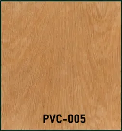 Próbka PVC-005 wykładziny PVC w dekorze drewna — miodowy buk z pionowym rysunkiem słojów, gładka
