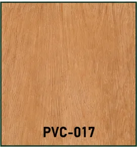 Próbka PVC-017 wykładziny PVC w dekorze drewna — miodowo-pomarańczowa olcha z pionowymi słojami